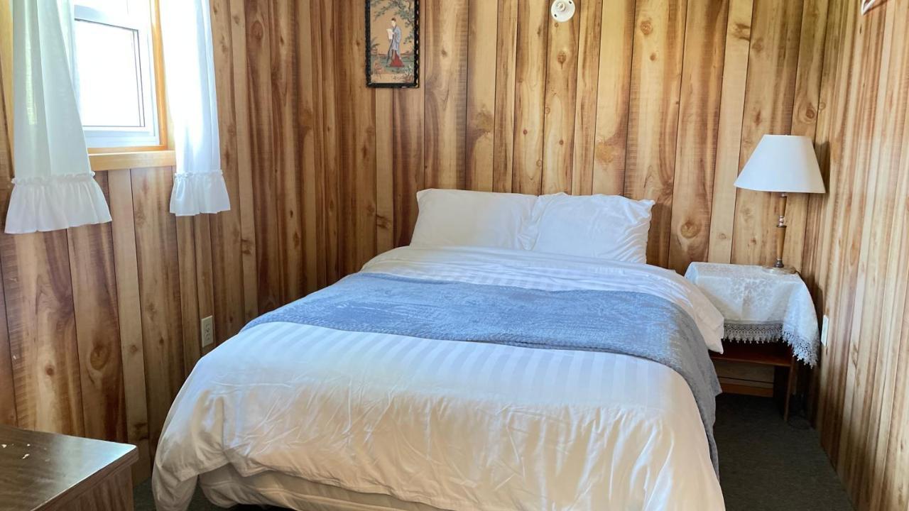 Rachel'S Motel And Cottages Surrey Ngoại thất bức ảnh